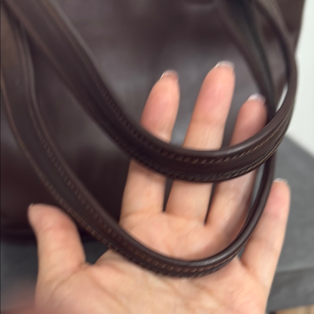 Vintage Coach Brown Leather Tote Bag with Sturdy Design - Picture 6 of 15